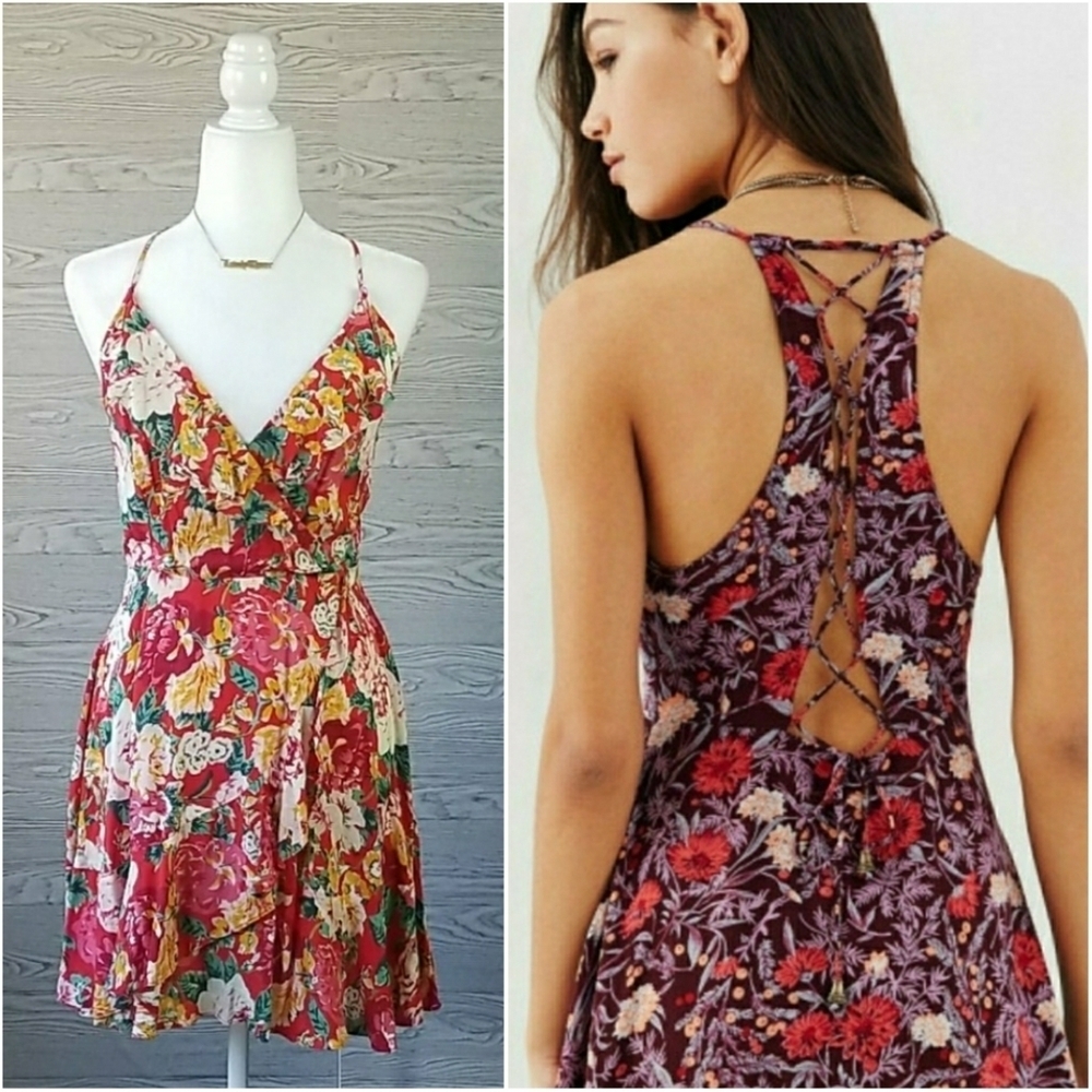 KIMCHI BLUE // flirty-chic faux wrap lace-up back mini sun dress